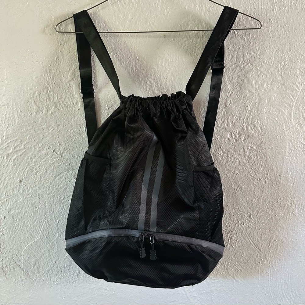 LAST CALL BEFORE ITS DONATED ⭐️Black Drawstring Backpack/Daypack⭐️